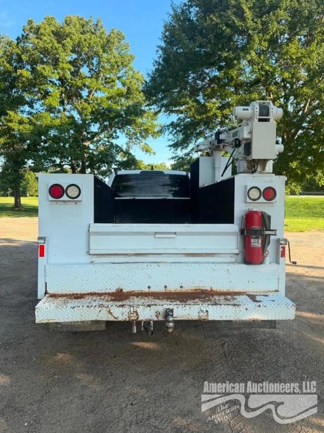 Image of Ford F-350 equipment image 1