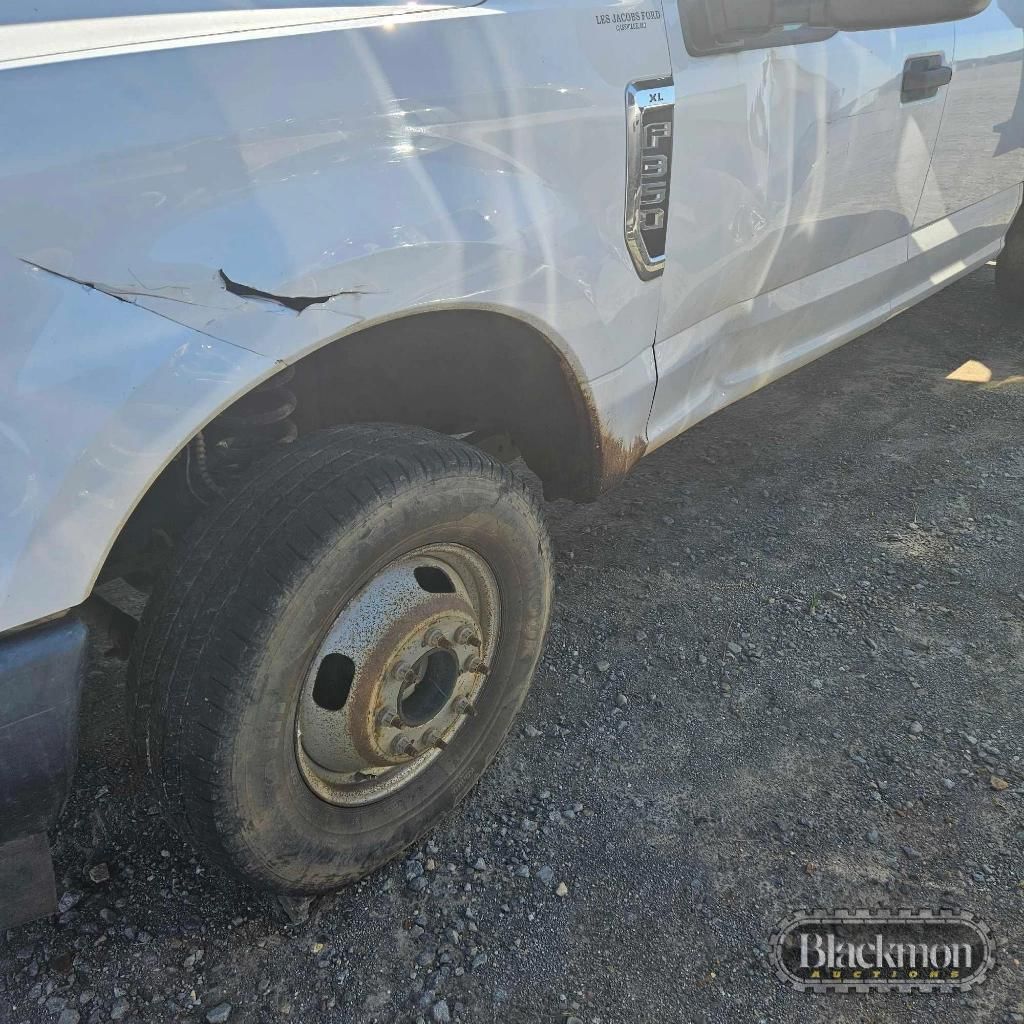 2018 Ford F-350 Equipment Image0