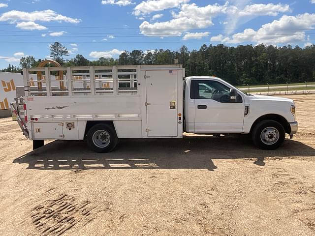 Image of Ford F-350 equipment image 3