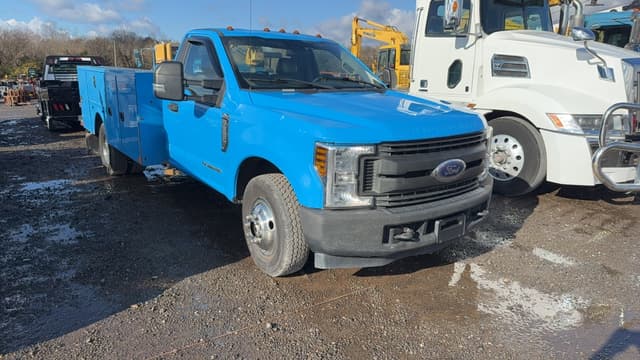 Image of Ford F-350 equipment image 2