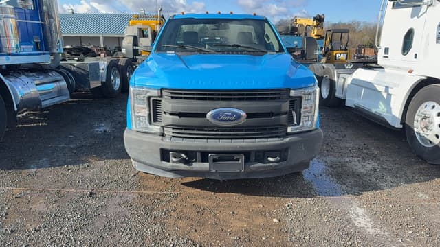 Image of Ford F-350 equipment image 1