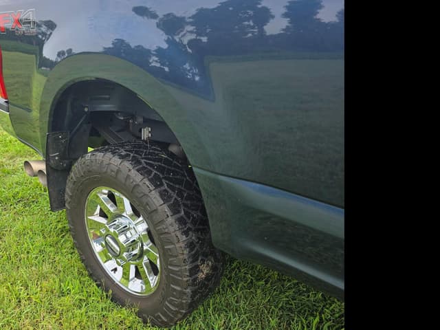 Image of Ford F-350 equipment image 3