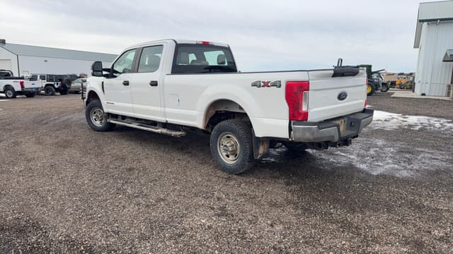 Image of Ford F-350 equipment image 2