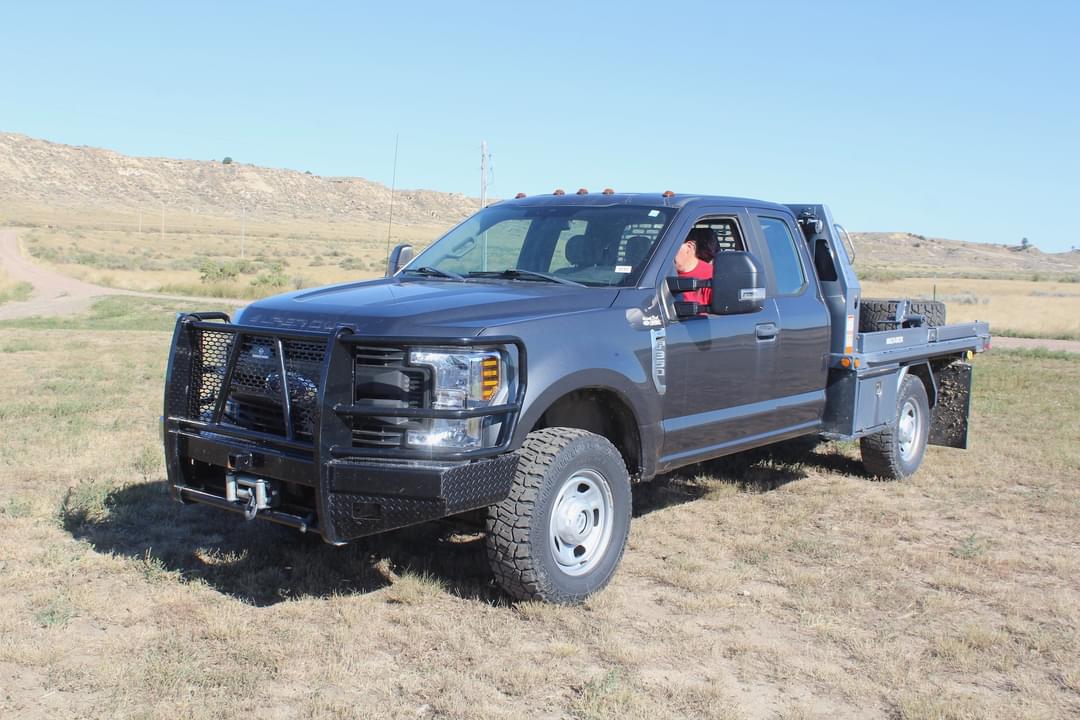 Image of Ford F-350 Primary image