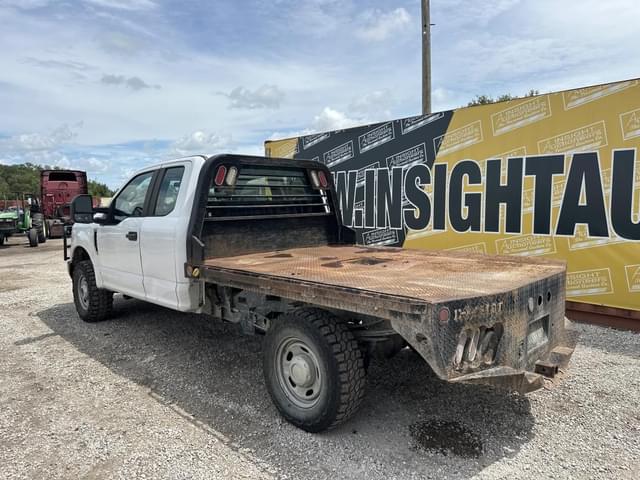 Image of Ford F-350 equipment image 1