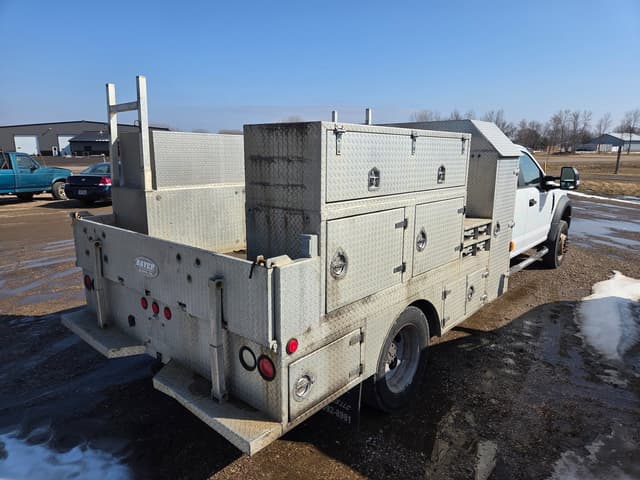 Image of Ford F-450 equipment image 3