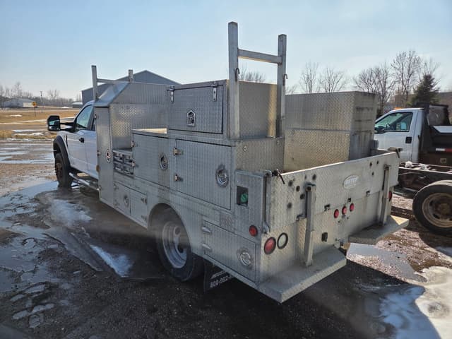 Image of Ford F-450 equipment image 2