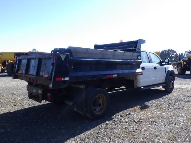 Image of Ford F-550 equipment image 3