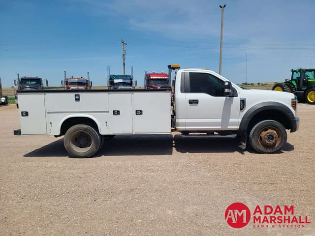 Image of Ford F-550 equipment image 2