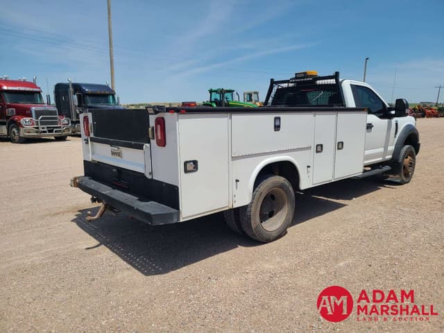 Image of Ford F-550 equipment image 3
