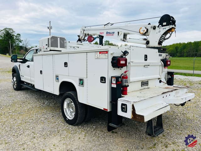 Image of Ford F-550 equipment image 4