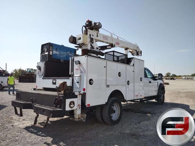 Image of Ford F-550 equipment image 4