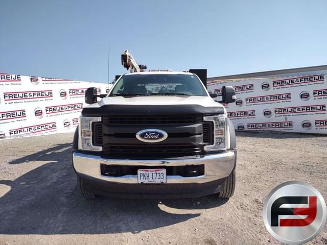 Image of Ford F-550 equipment image 1