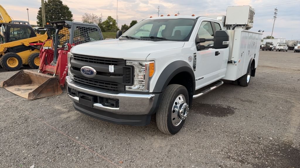 2018 Ford F-550 Equipment Image0