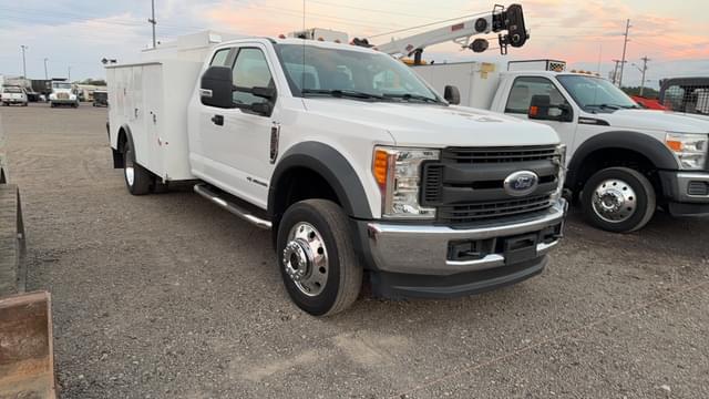 Image of Ford F-550 equipment image 2