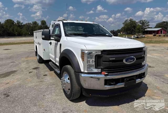 Image of Ford F-550 equipment image 2