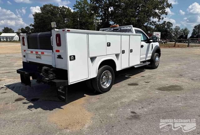 Image of Ford F-550 equipment image 4