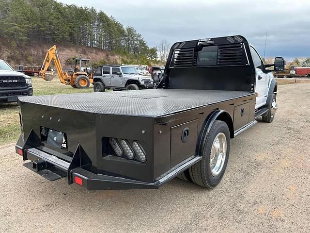 Image of Ford F-550 equipment image 4
