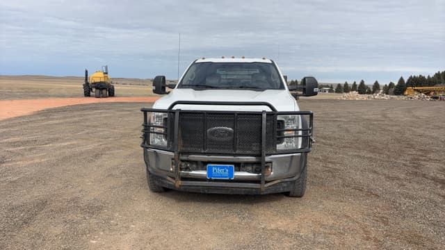 Image of Ford F-550 equipment image 1