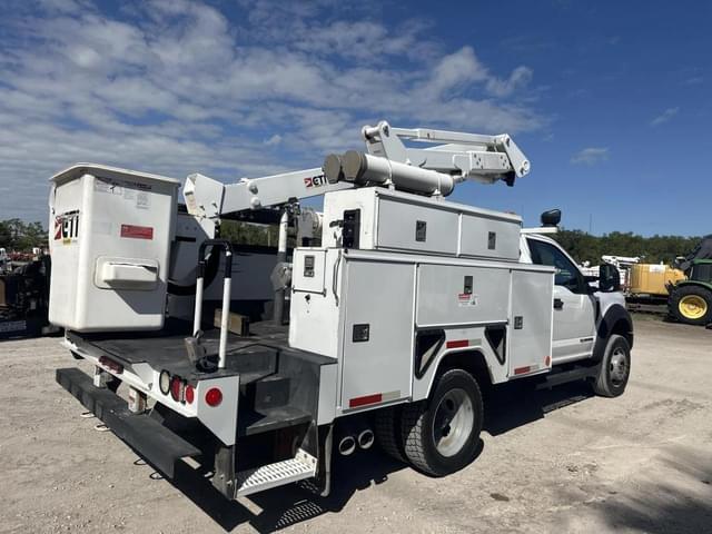 Image of Ford F-550 equipment image 4