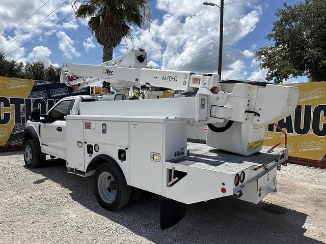 Image of Ford F-550 equipment image 1