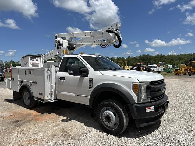 Image of Ford F-550 equipment image 4