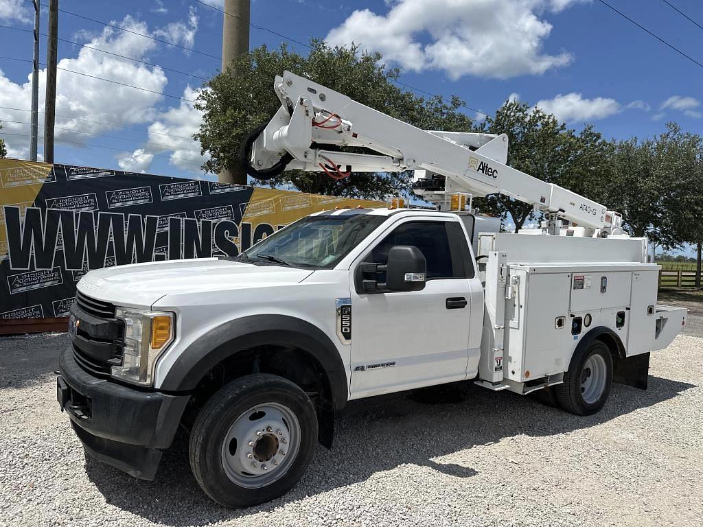 Image of Ford F-550 Primary image