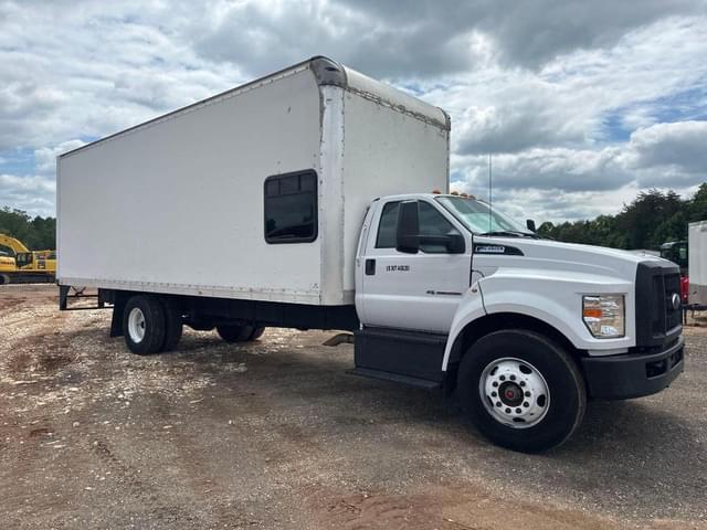 Image of Ford F-650 equipment image 2
