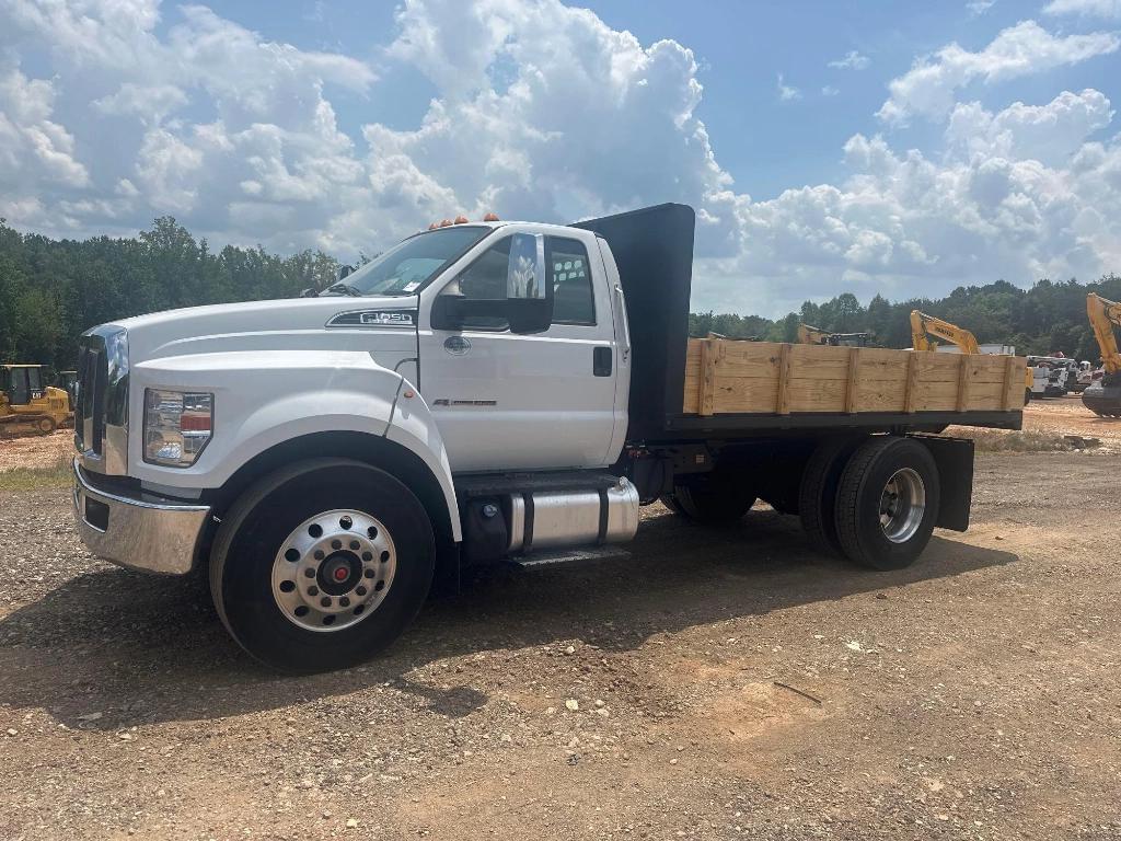 Image of Ford F-650 Primary image