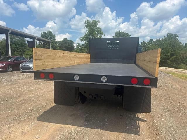 Image of Ford F-650 equipment image 4