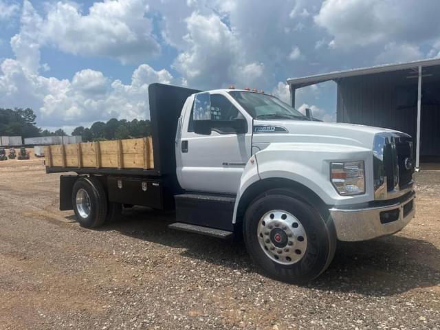 Image of Ford F-650 equipment image 1