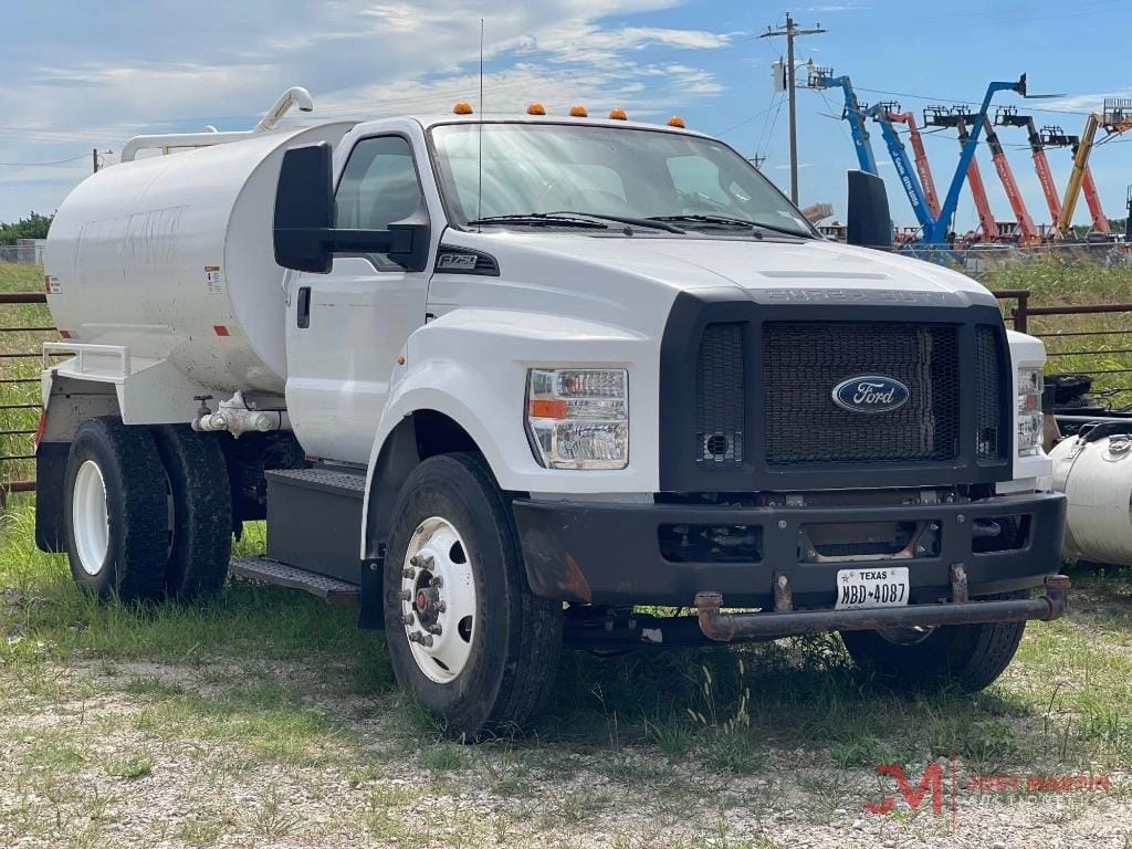 2018 Ford F-750 Equipment Image0