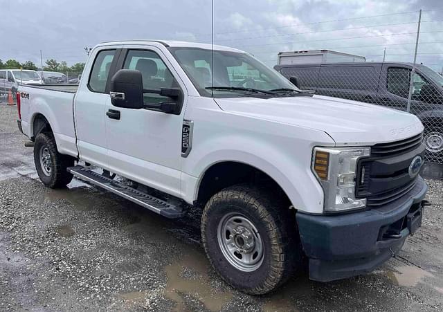Image of Ford F-250 equipment image 3