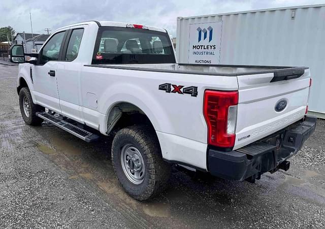 Image of Ford F-250 equipment image 1