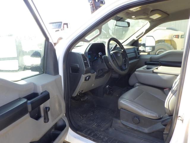 Image of Ford F-250 equipment image 4