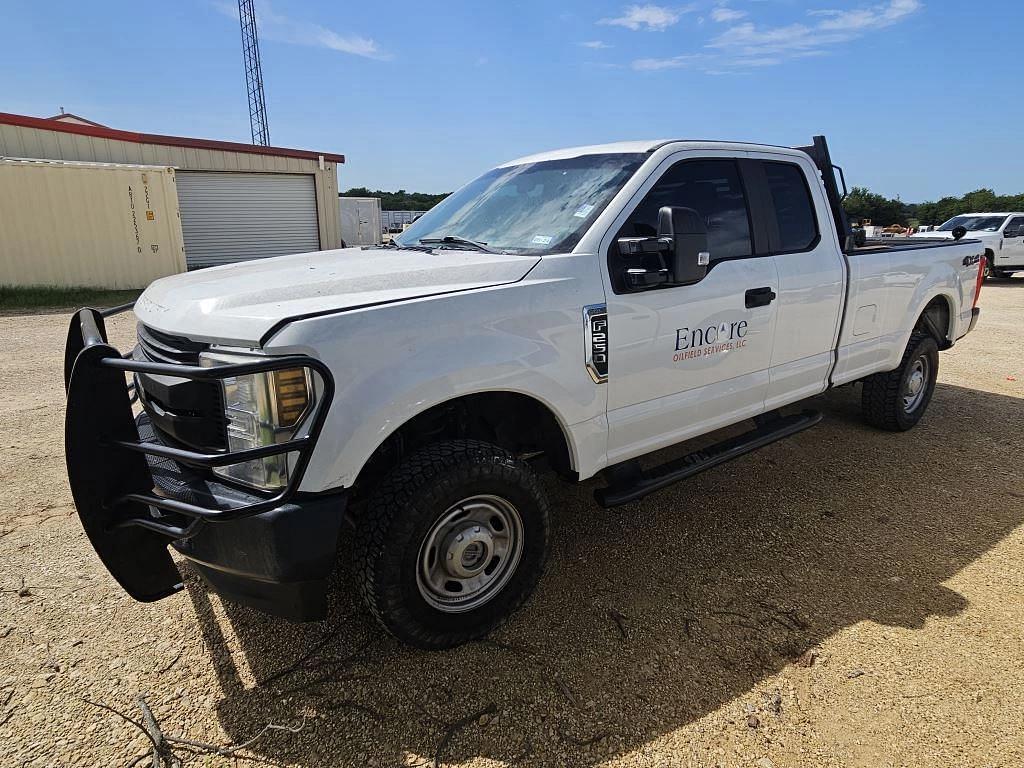 Image of Ford F-250 Primary image