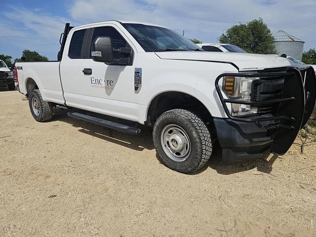 Image of Ford F-250 equipment image 2