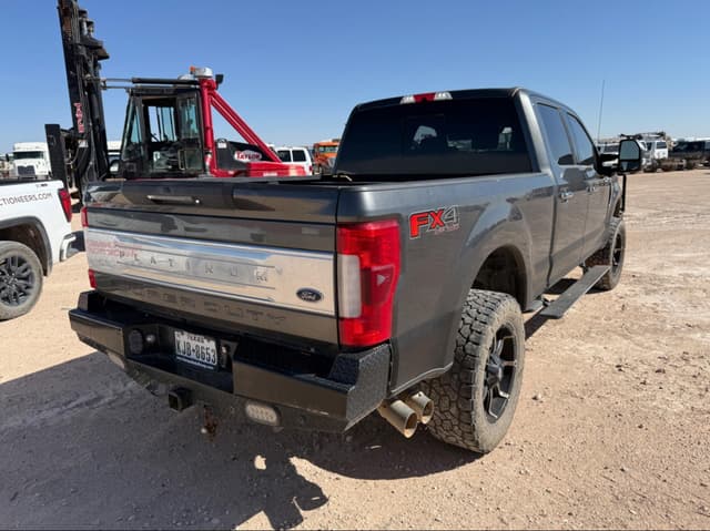 Image of Ford F-250 equipment image 2