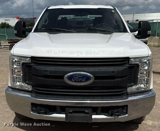Image of Ford F-250 equipment image 1