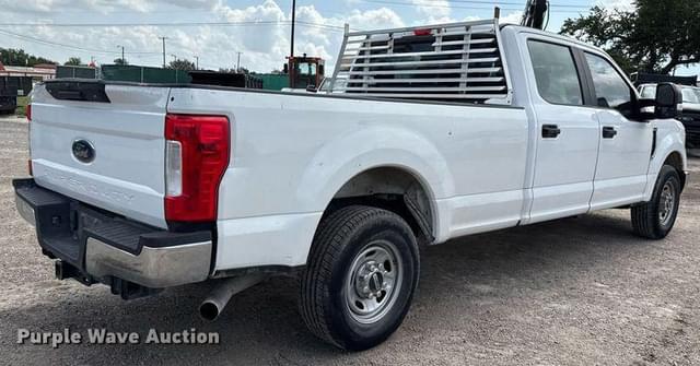 Image of Ford F-250 equipment image 4