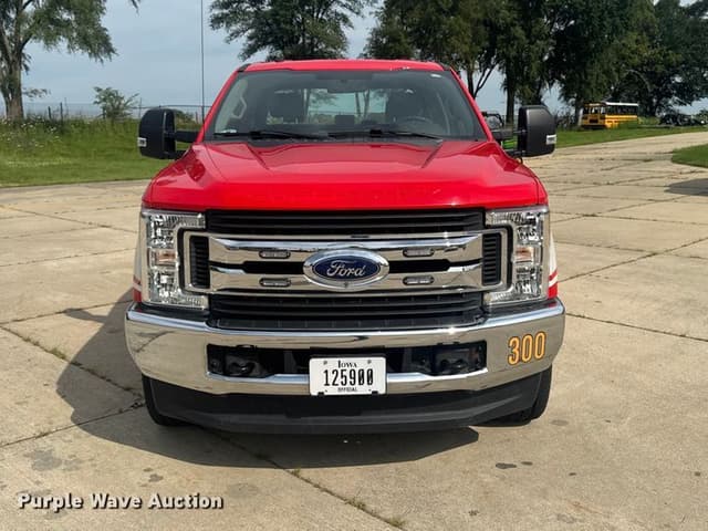 Image of Ford F-250 equipment image 1