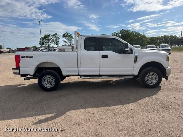 Image of Ford F-250 equipment image 3