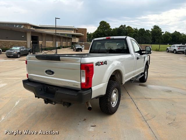 Image of Ford F-250 equipment image 4