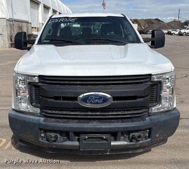 Image of Ford F-250 equipment image 1