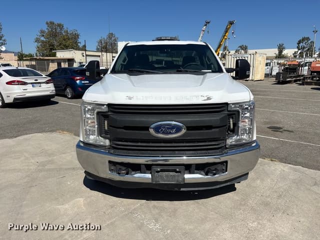 Image of Ford F-250 equipment image 1
