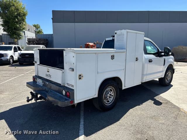 Image of Ford F-250 equipment image 4
