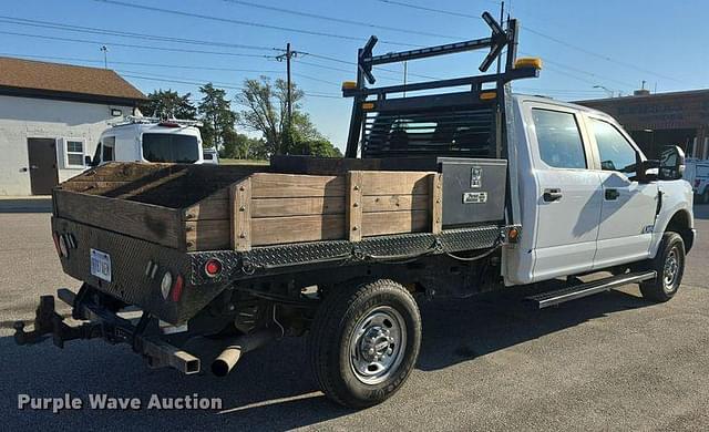 Image of Ford F-250 equipment image 4