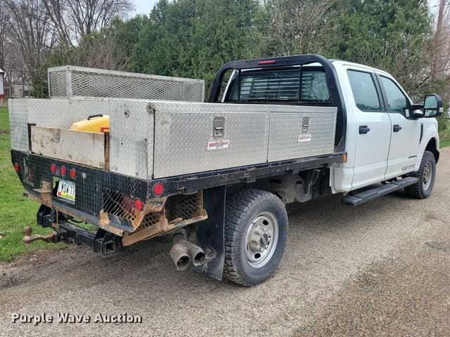 Image of Ford F-250 equipment image 4