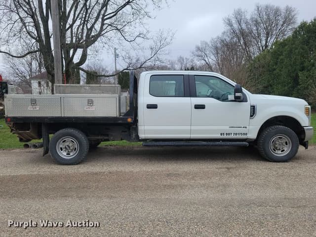 Image of Ford F-250 equipment image 3