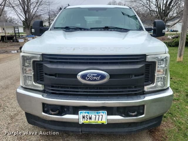 Image of Ford F-250 equipment image 1